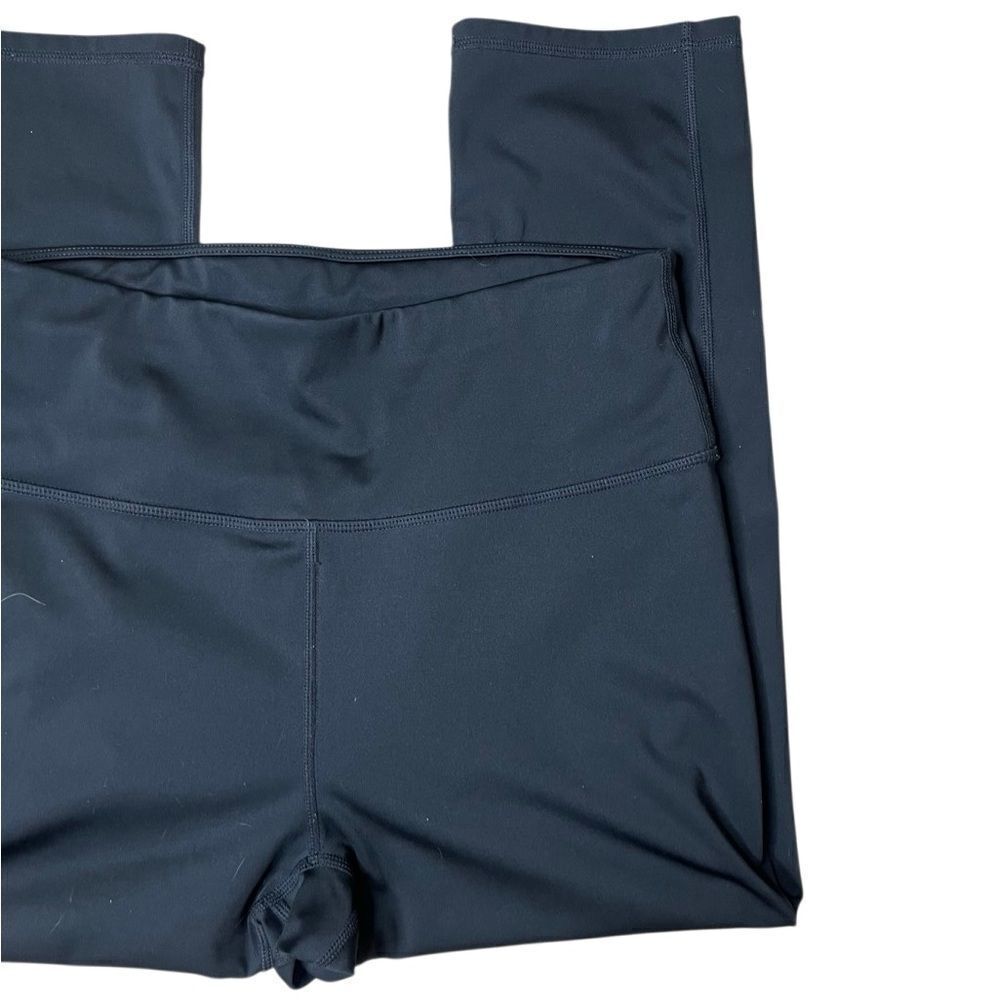 Fabletics Black High-Waisted cropped Leggings medium